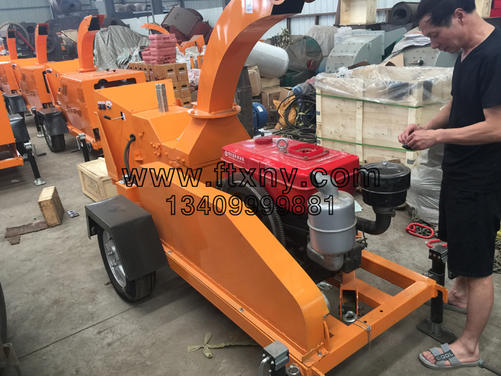 移動式樹枝粉碎機(jī) 移動式樹枝粉碎機(jī)