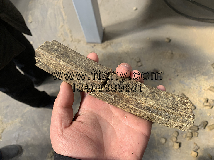 秸稈壓塊機(jī)壓制的稻草秸稈顆粒燃料 秸稈壓塊機(jī)壓制的稻草秸稈顆粒燃料